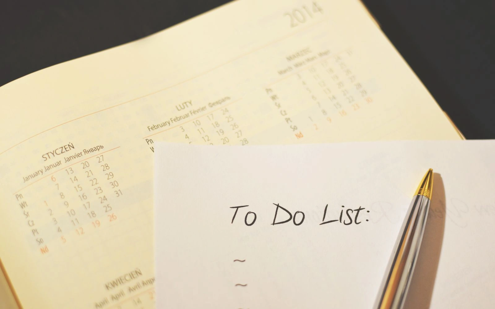 Calendar and checklist supporting a publishing workflow